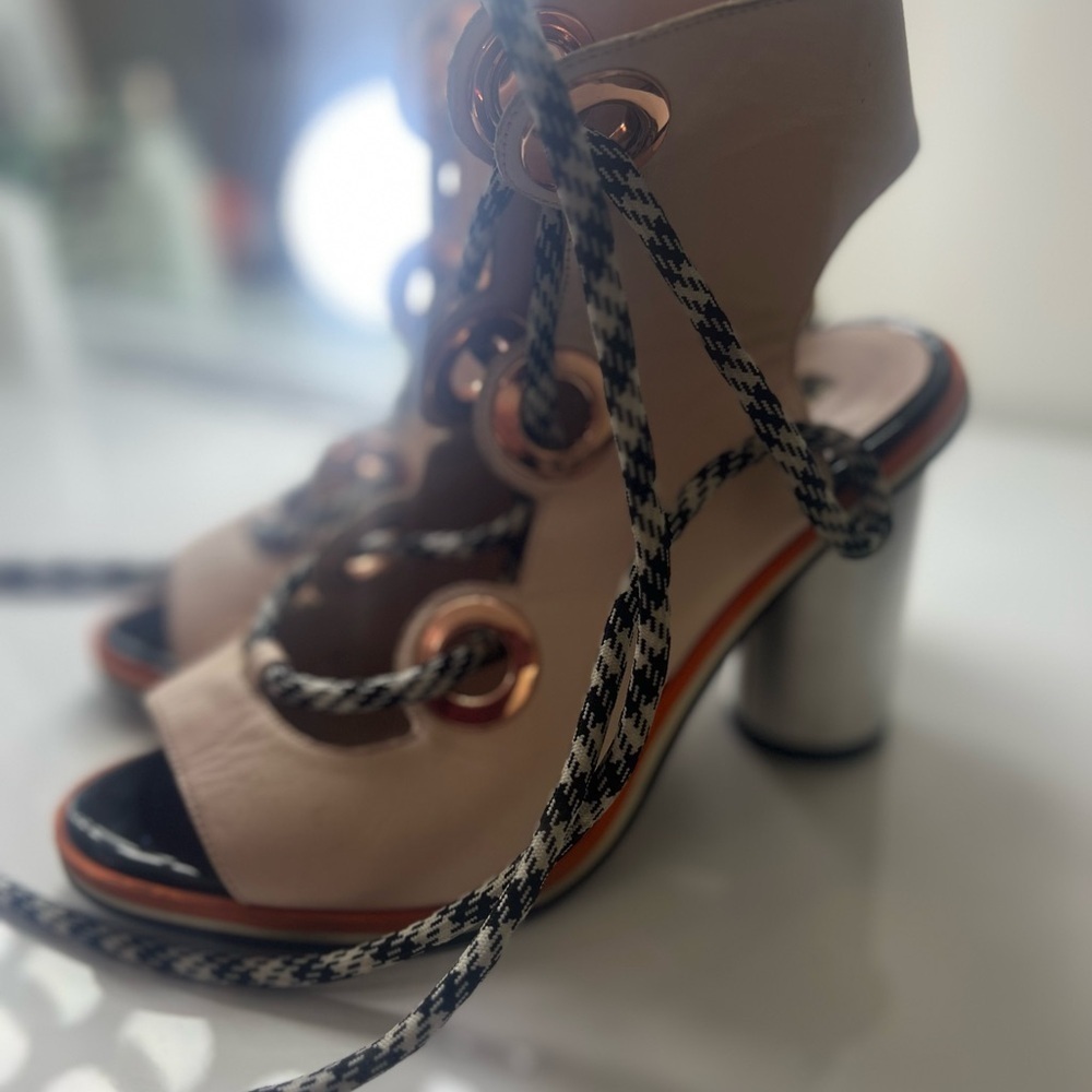 Kat Maconie - Picture 2 of 15